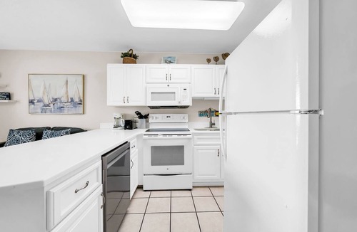 Fort Walton Beach Condo | 203 Tropical Isle~1 Bedrm 1 Bath BeachBungalow~Great Rates-Sleeps 5~JULY SALE