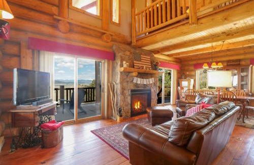 Hartsel House | 24-0089 Rustic Hartsel Getaway w/35-Acre Yard