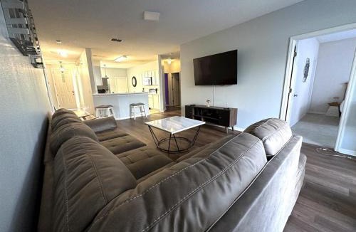Sunset Ridge House | 25% Off Sunset Themed Retreat