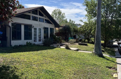 Indian Waters House | 2700+sqft - waterfront sleeps 12 w/home theater - 7 kayaks, 2 paddle boards