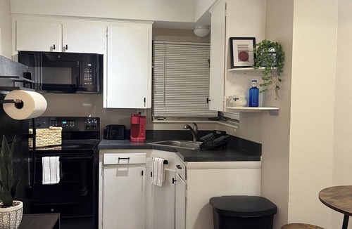College Park House | 2ba/1bd - College Park, Orlando. Minutes from ORMC & Advent Health Hospitals