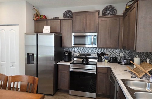 Arlington Apartment | 2BR/2.5BA Home- King-Queen-Bunk Bds - Near DT JAX