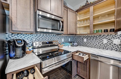 Arlington Apartment | 2BR/2.5BA Home- King-Queen-Bunk Bds - Near DT JAX