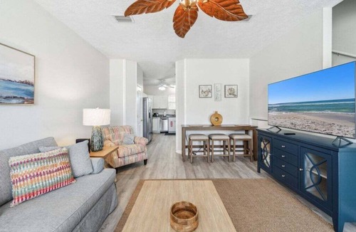 Biltmore Beach Villa | 2BR 2BA Townhome - Close to Beach! - Gas Grill