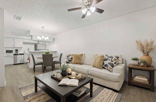 Central Arlington Apartment | 2BR 8 Min Walk to AT&T Stadium Free Parking