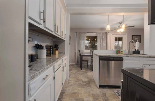 North Kansas City House | 2BR + Close to Attractions No Stairs