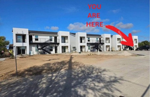 Southside Apartment | 2BR Near Airport & Downtown Near Attractions.