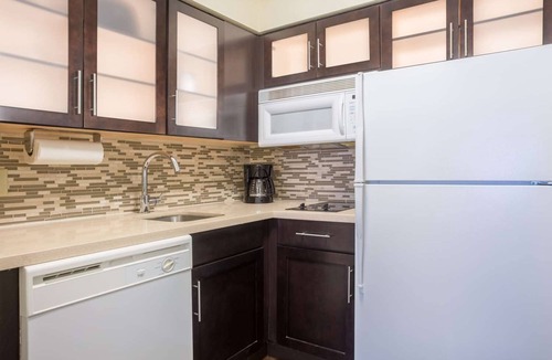 Dunwoody Hotel | 2BR Suites w/Kitchen Near Dunwoody & Buckhead | 4 Units