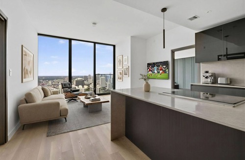 Town Square Condo | 2BR Ultra-Modern Luxury Studio in E11even, Heart of Miami