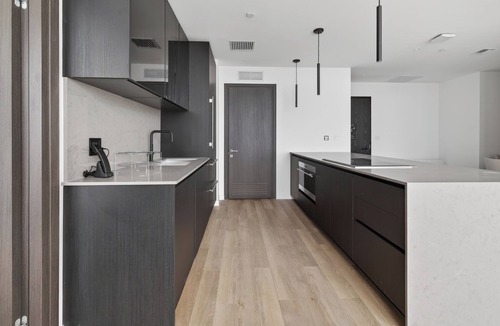Town Square Condo | 2BR Ultra-Modern Luxury Studio in E11even, Heart of Miami