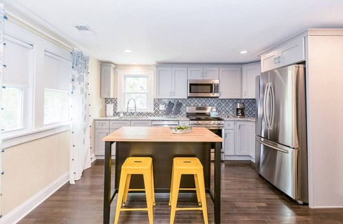 Kansas City Apartment | 2BR with Private Baths | 30+ Day Stays