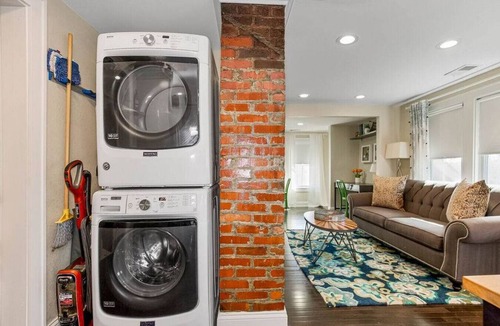 Kansas City Apartment | 2BR with Private Baths | 30+ Day Stays