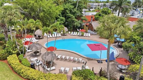 Moorings Apartment | 2nd Floor Efficiency - Close to Beach and Downtown