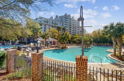 Baytowne Wharf House | 2nd-floor resort condo with balcony on-site pool golf tennis & beach access