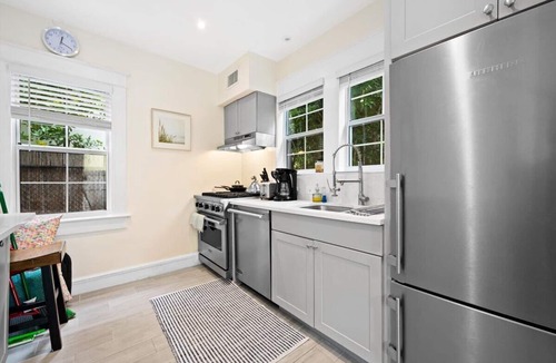 Palm Beach House | 3/2 Ocean Breeze Escape Located on Palm Beach Island