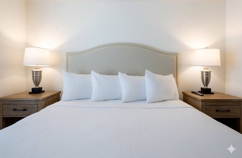 Fellowship House | 3 Accommodations for Large Groups with Pets | Parking Available | Ocala Stays!