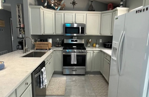 Navarre House | 3 bed/2 bath home in Navarre, FL - Sleeps 8! Pet-friendly. 30-night min stay.