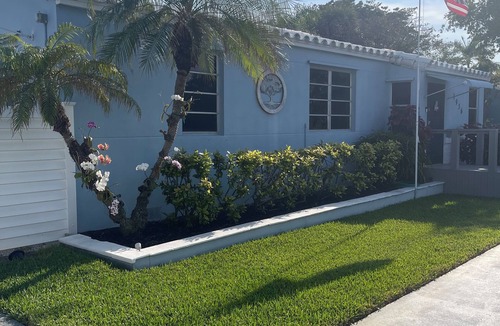 Deerfield Beach House | 3 Bedroom, 2 Bathroom home just 2 blocks from the beach. King bed !