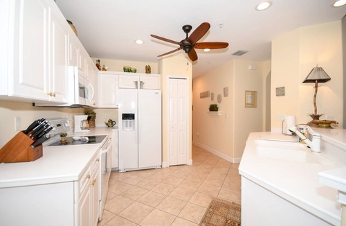 Burnt Store Marina Condo | 3 Bedroom 2 Bath 2 Car Garage includes Golf Cart Usage