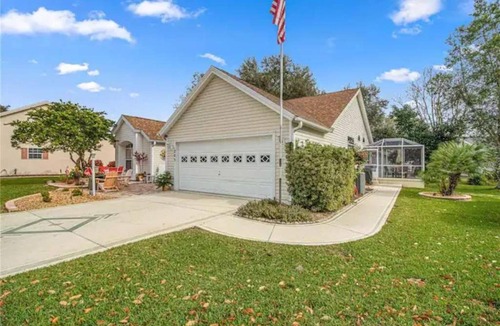 Mira Mesa House | 3 Bedroom 2 Bathroom sleeps 6 and includes golf cart - close to town squares