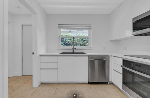 Hallandale Beach House | 3-bedroom house in brilliant Hallandale Beach with AC