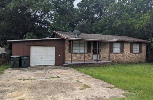 Brent House | 3-bedroom house centrally located in Pensacola
