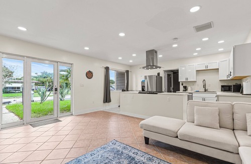 Pompano Beach House | 3-bedroom house in pleasant Pompano Beach with AC, WiFi