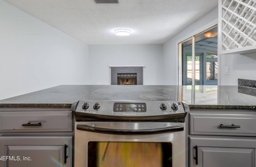 Dolphin's Cove Apartment | 3 Bedroom Single family 417442 by Houzlet