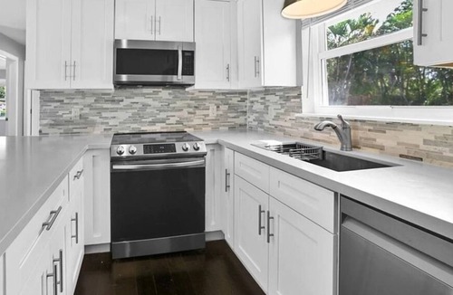 Deerfield Beach Apartment | 3 Bedroom Single family 245680 by Houzlet