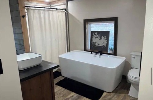 Celeste House | 3-bedroom Texas Country Ranch close to Dallas