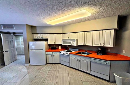 Brush - Stewarts Condo | 3 BR Condo Direct Oceanfront Wyndham Ocean Walk - Daytona Funland/2425