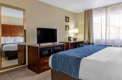 Albuquerque Hotel | 3 Family-Friendly Rooms Near Downtown Attractions + Airport Convenience