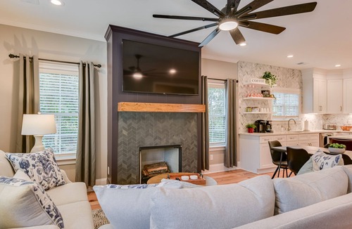 Augusta House | 3 King Suites - Luxury Home in Augusta