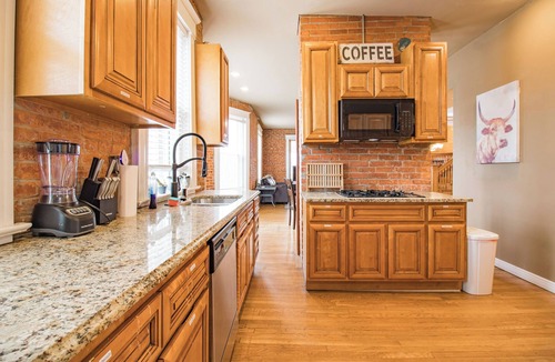 Northeast Kansas City House | 3 Story Home with Penthouse Suite