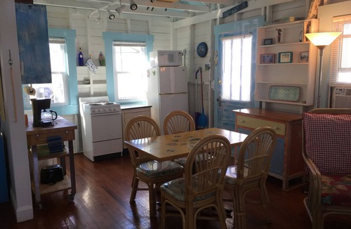 Bradenton Beach Cottage | 3 Waterfront Cottages- 4 units - Rent 1 or all 4 - Dock - 1 Block to Beach
