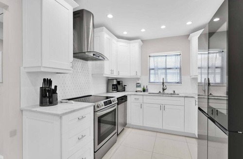 Garden Isles House | 3402 Managed By Brampton Park