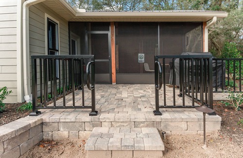 Bronson Cottage | 35 minutes from both Gainesville and Ocala, 20 minutes from HITS