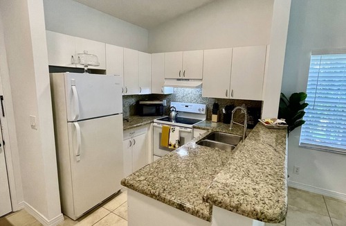 Mission Bay Apartment | 350C – Spacious Top-Floor Corner Apt w/Washer & Dryer