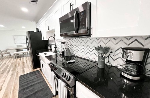 Sun Bay South House | 3915 W Wisconsin Ave · Modern Pool Home W/Hot Tub AND Pool Table!