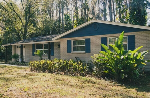 Greater Northdale House | 3bdr/2bth Lake Home Tampa/LUTZ close to all