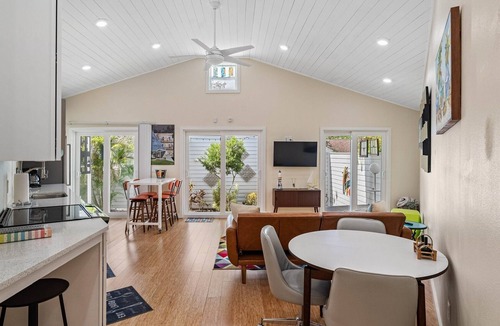 Historic Uptown House | 3BR/2.5Bath, Award winning ARCHITECT designed Home Nr DOWNTOWN & Pier