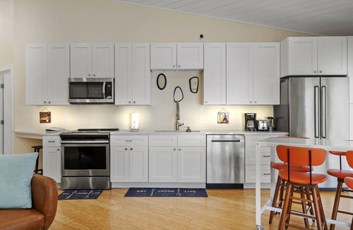 Historic Uptown House | 3BR/2.5Bath, Award winning ARCHITECT designed Home Nr DOWNTOWN & Pier