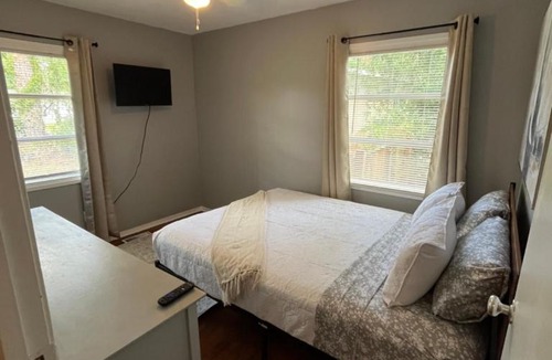 Valdosta House | 3BR 5 Beds Groups Ask for Last-Minute Deal!