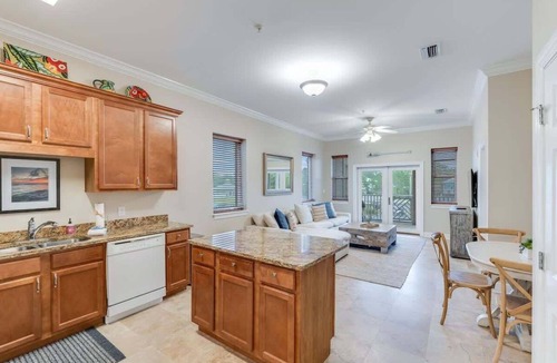 Seagrove Beach Condo | 3BR condo near beach w/screened patio