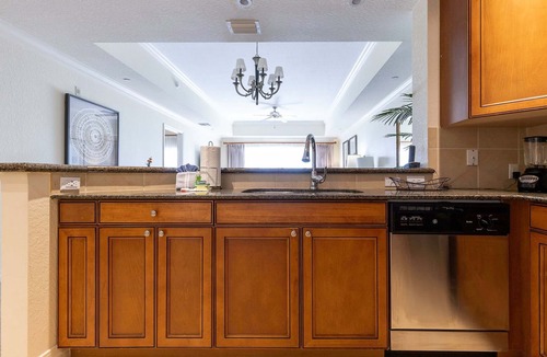 Reunion Apartment | 3BR Family Apartment for 8 Peaceful Residential Retreat