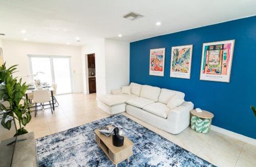 Driftwood House | 3BR Home with Pool & Pet, Sleeps 8, Near Hard Rock