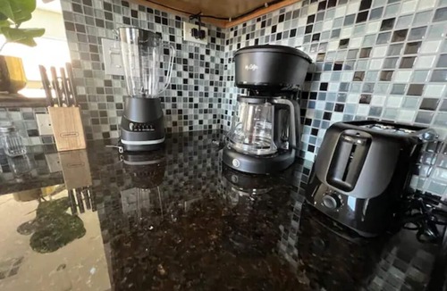 North Andrews Gardens House | 3BR House w/Heated Pool Near Beach Tropical Vibes