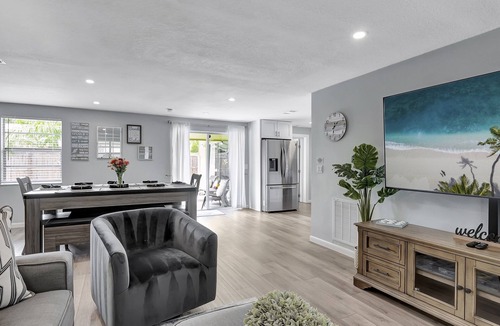 Dunedin House | 3BR Oasis | Sleeps 10 | Heated Pool | Ping Pong!