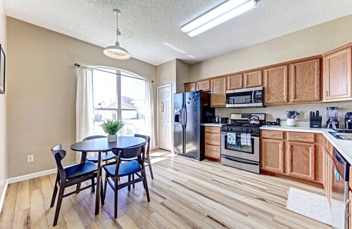 Esprit Villa | 3BR | Screened Pool | 5-Game Room | Lake 9-Min Walk | 10 Min Disney | Sleeps 9