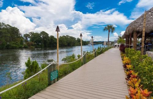 Merritt Island House | 3BR Townhouse 11-103